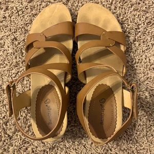 BROWN STRAPPED SANDALS